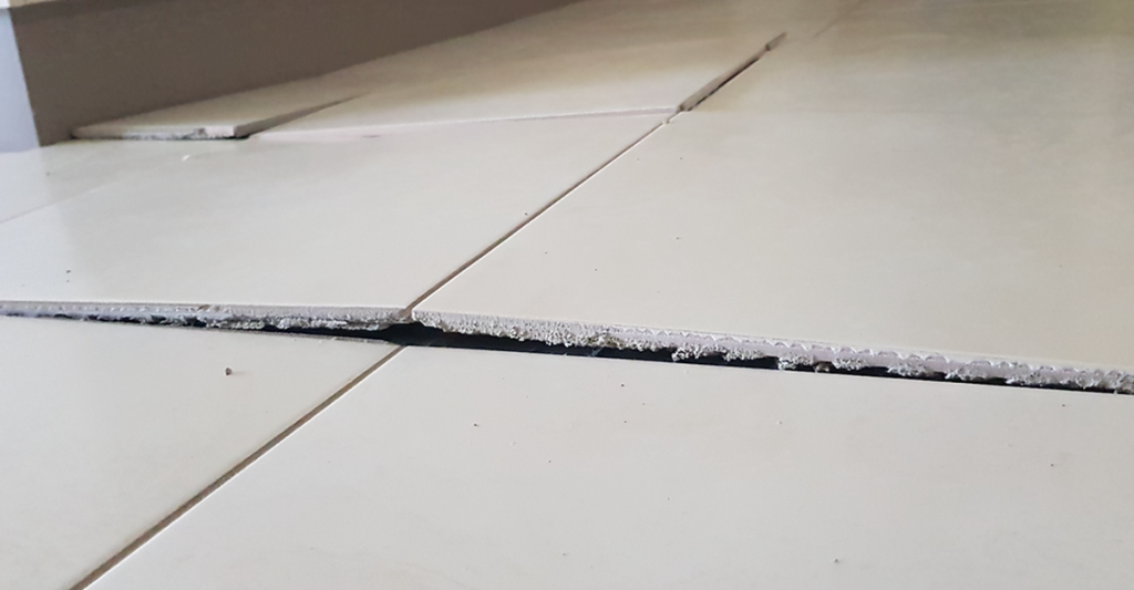 Risiko Jika Tidak Menggunakan Perekat Keramik yang Tepat