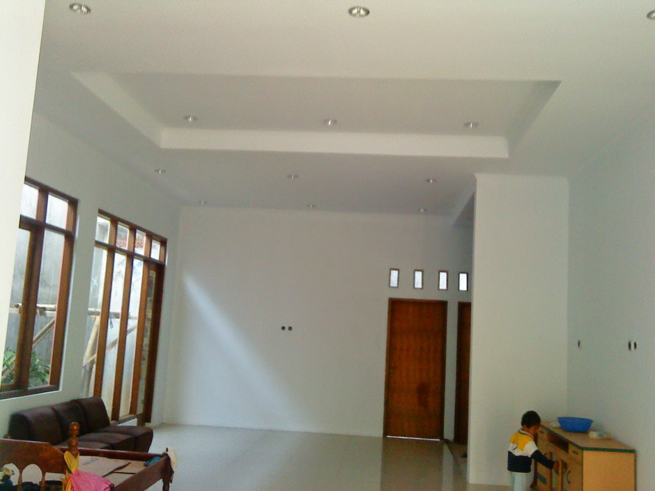 Plafon Putih Sederhana untuk Konsep Rumah Minimalis