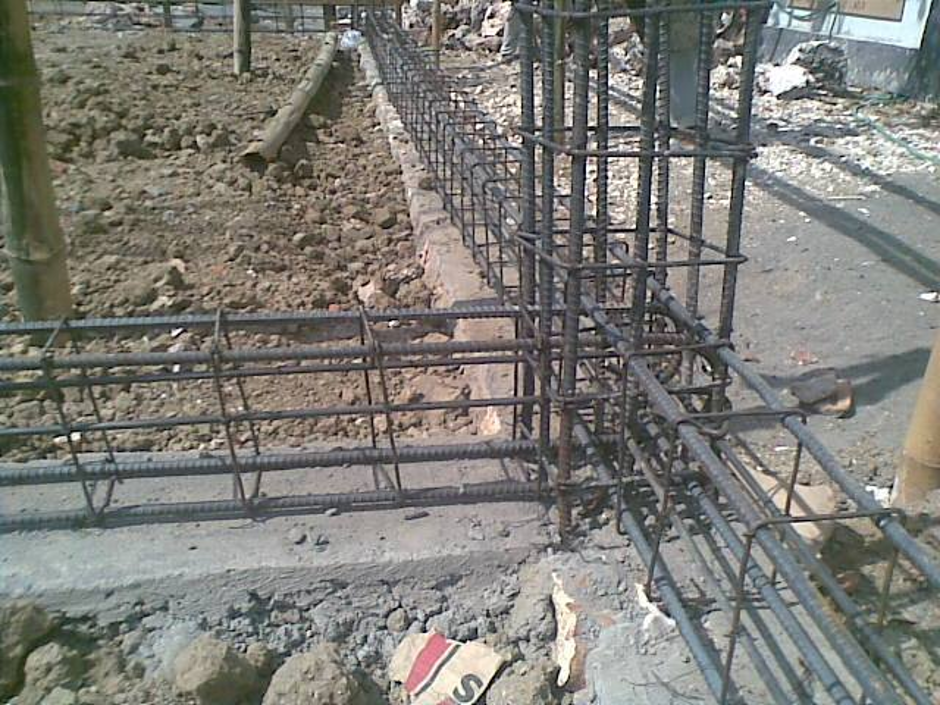 Sloof beton bertulang