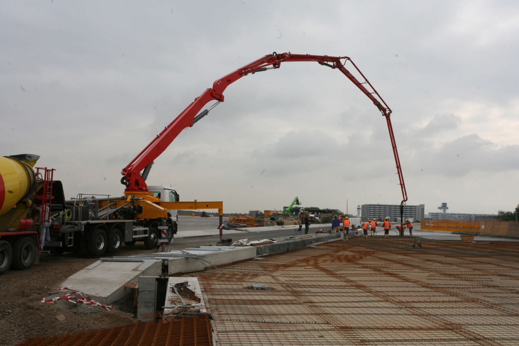 Kapan Pompa Beton Dibutuhkan dalam Proyek Konstruksi?